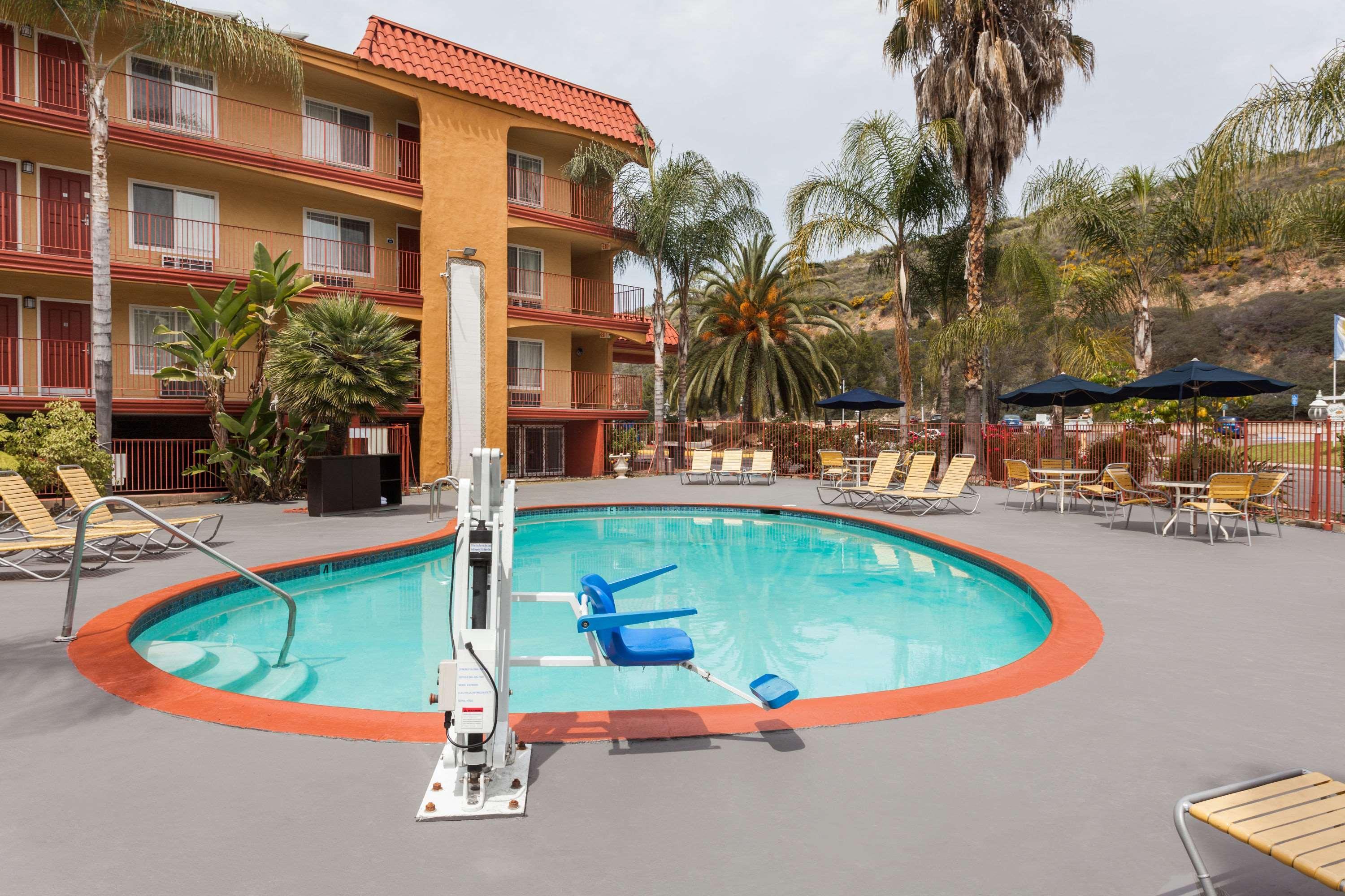 Days Inn By Wyndham Mission Valley-Sdsu San Diego Exterior foto